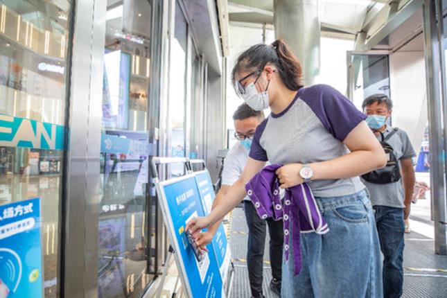 &ldquo;贴一贴&rdquo;完成登记：NFC防疫登记、亮码功能在重庆试点