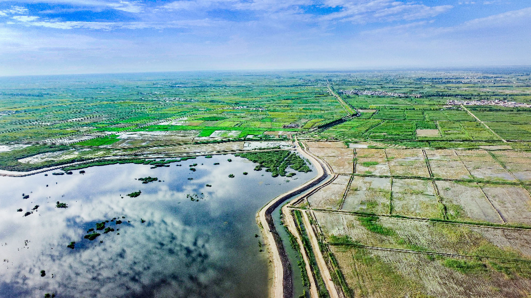 落霞与孤鹜齐飞　秋水共长天一色&mdash;&mdash;内蒙古乌梁素海流域生态治理修复工程见闻